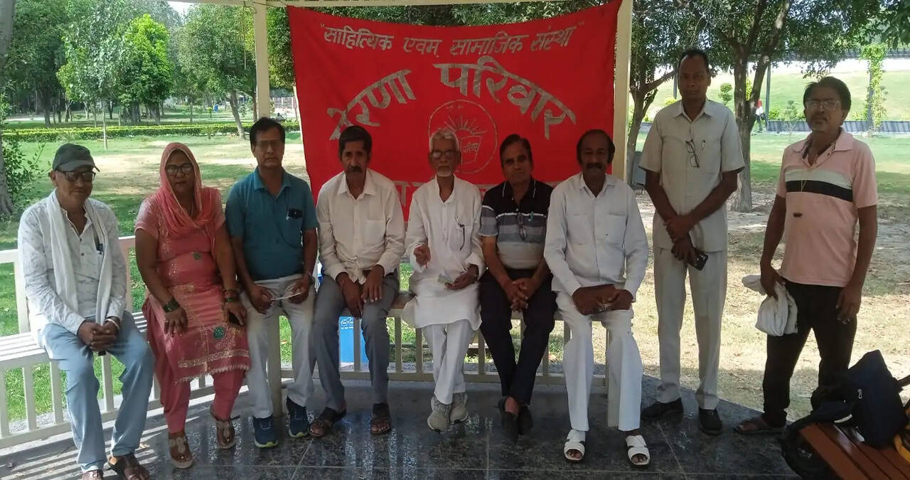 देखा नहीं हमने आज तक ऐसा  भकत विशाल, मातृ सदन  घर पर लिखा  और  मां को दिया निकाल कविता सुनाई-लाडवाल