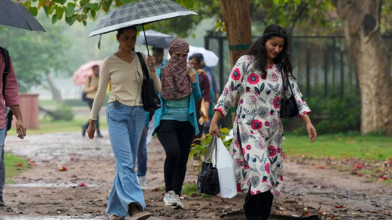&nbsp;Aaj Ka Mausam: हरियाणा, दिल्ली, यूपी समेत कई राज्यों में आज आफत की बारिश और ओलावृष्टि, IMD ने जारी कर दिया अलर्ट
