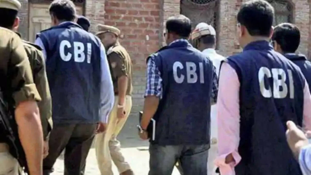 CBI Raid:&nbsp;100000 की रिश्वत लेते सब इंस्पेक्टर गिरफ्तार, 5 लाख की थी डिमांड, 3 लाख में हुआ था सौदा तय